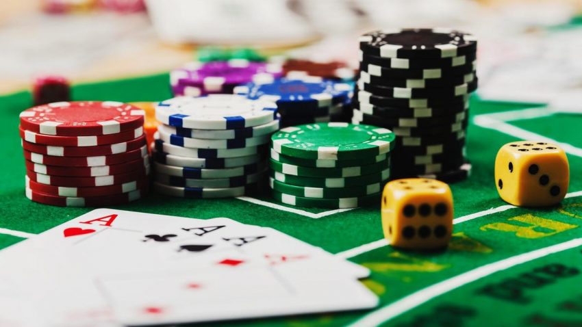 What are the basic rules for playing casino games?